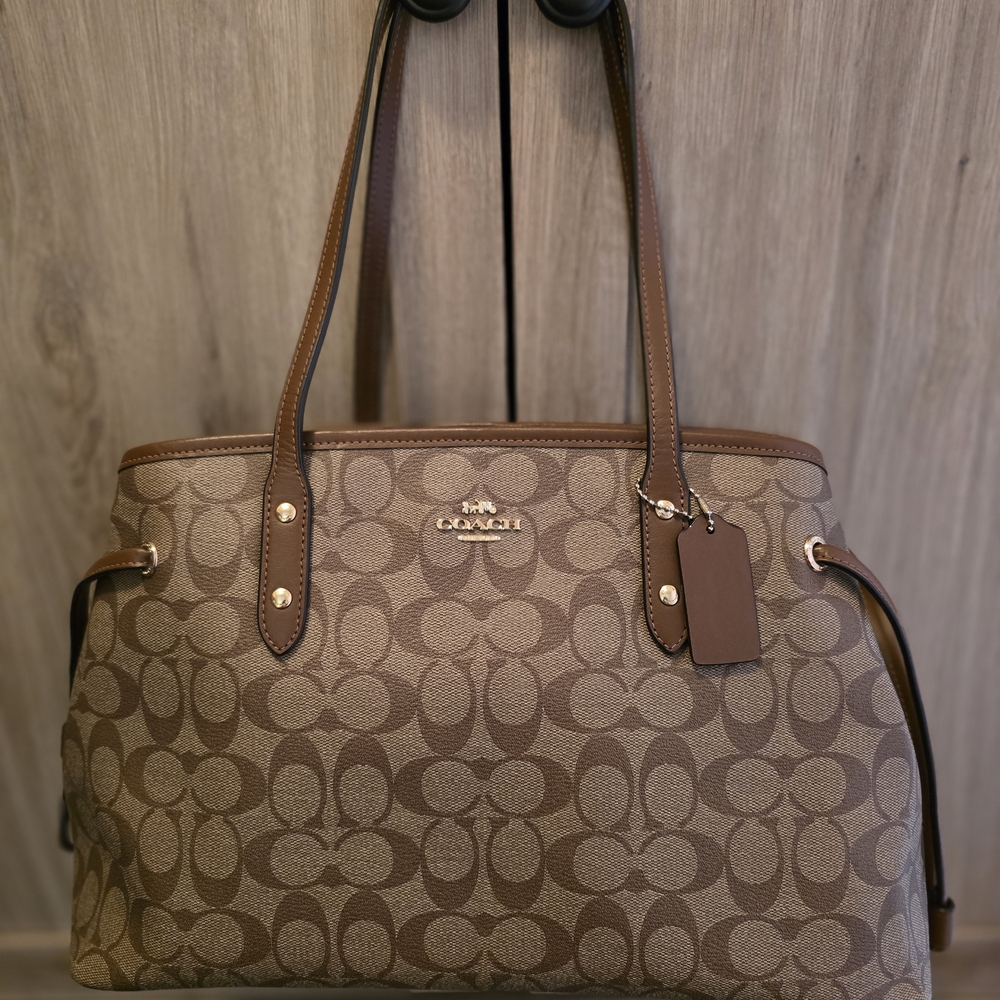 Coach Tan & Brown Signature Canvas Stachel